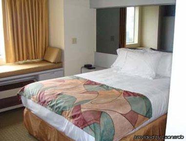 Best Western Buffalo Inn & Suites Williamsville Room photo